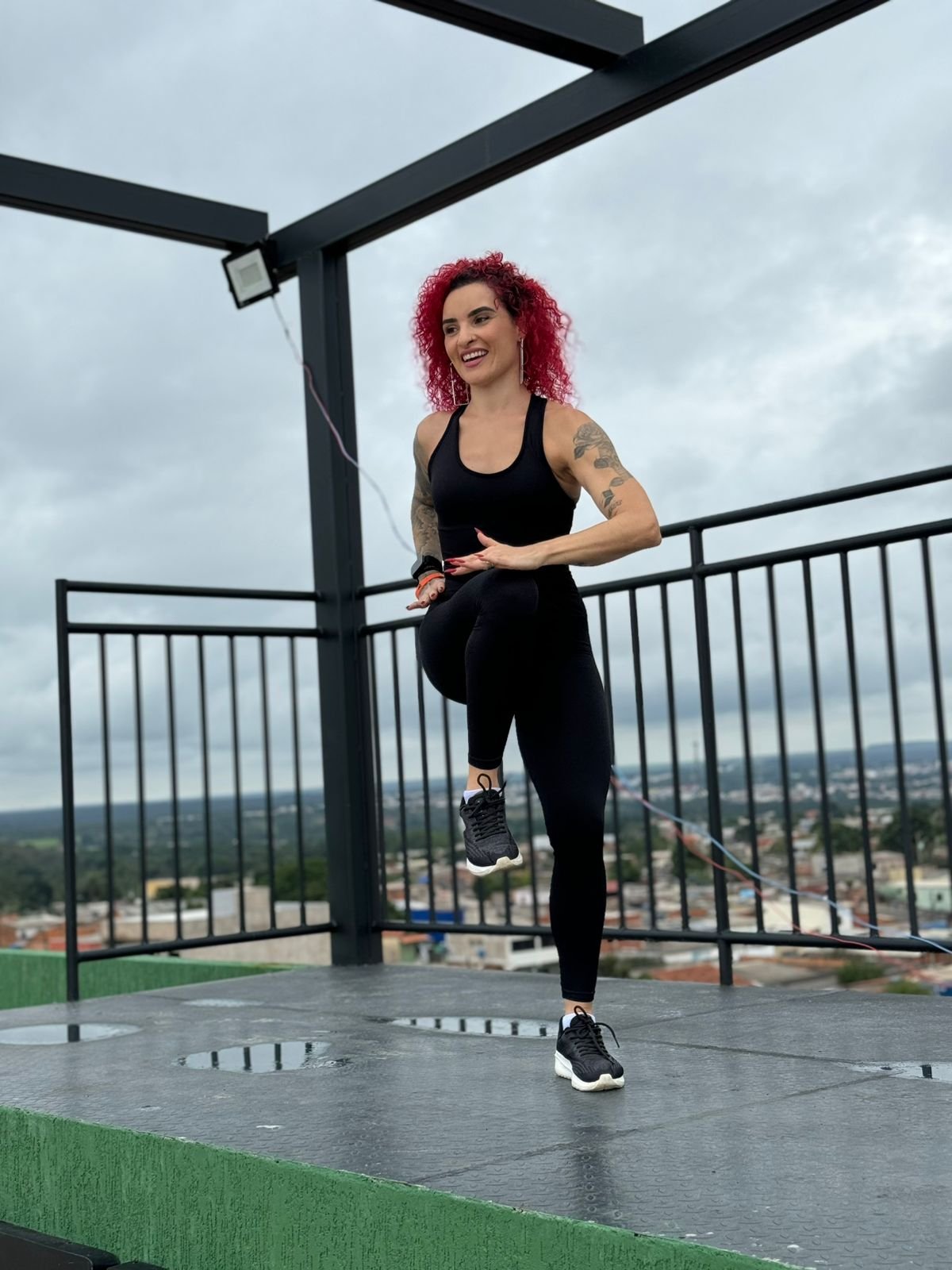 Paty conduzindo uma aula CoreAbs